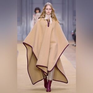 ✨ CHLOE fall 2016 runway cape